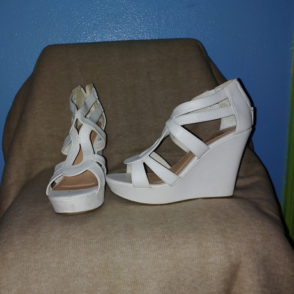 White wedges